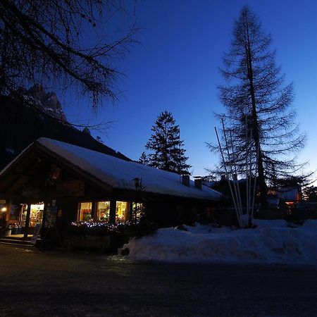 Camping Catinaccio Rosengarten ปอซซาดิฟัซซา ภายนอก รูปภาพ