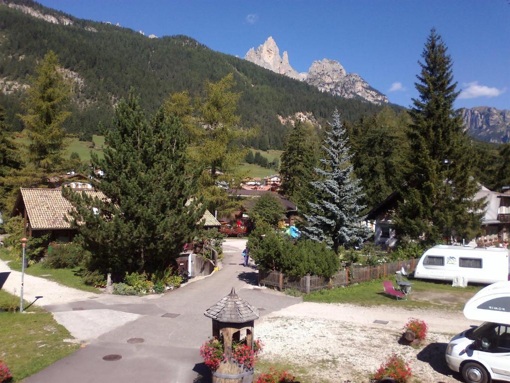 Camping Catinaccio Rosengarten ปอซซาดิฟัซซา ภายนอก รูปภาพ